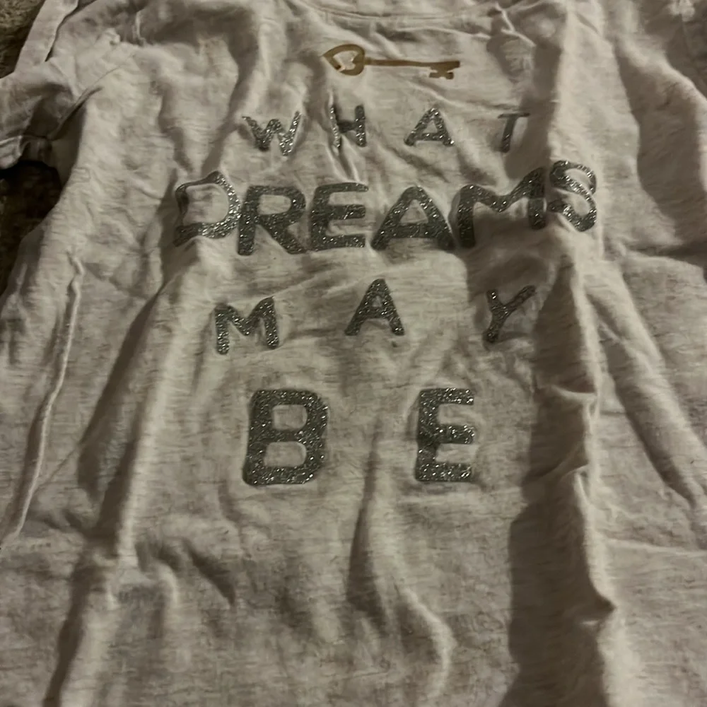 Old navy tshirt